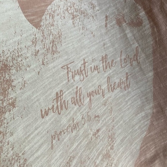Ladies top by Alternative "Trust in the Lord with all your heart" size medium - Picture 3 of 8